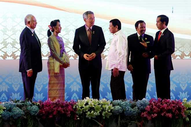 The gioi 'nin tho' cho Tong thong Duterte du hoi nghi ASEAN hinh anh 1