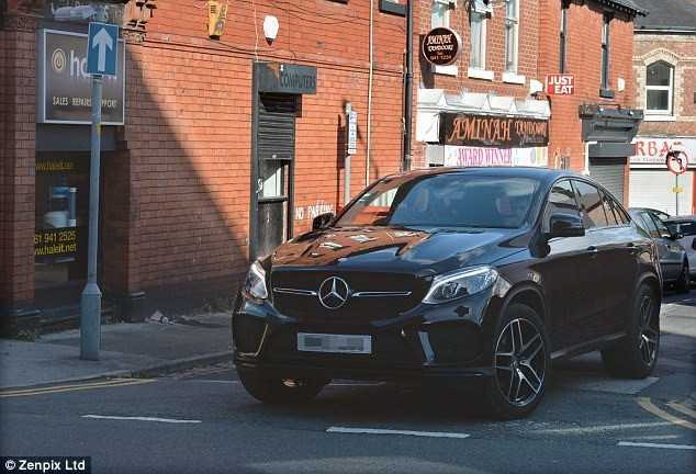 De Gea, Herrera, Rashford tranh thu xa hoi truoc them derby hinh anh 4