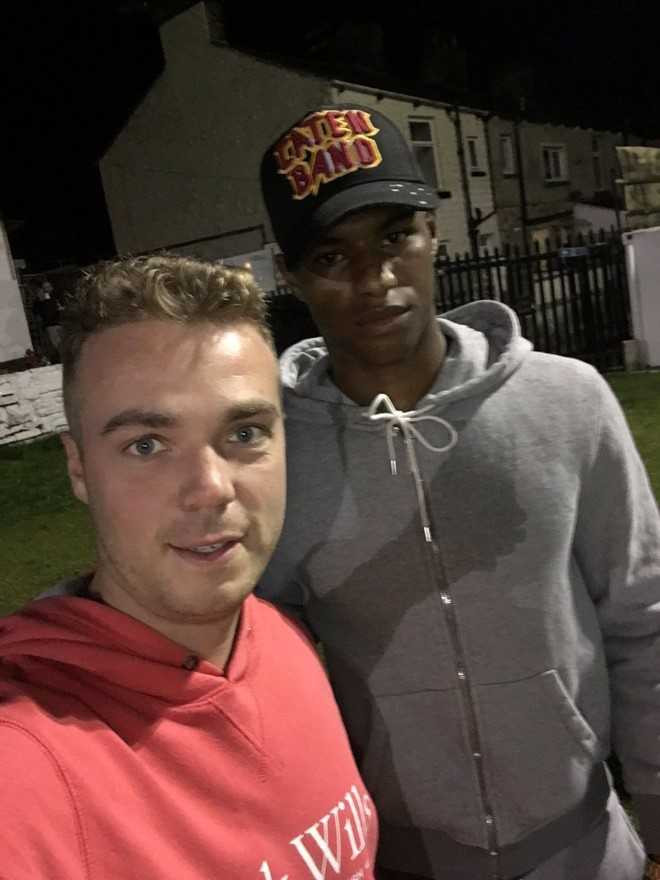 De Gea, Herrera, Rashford tranh thu xa hoi truoc them derby hinh anh 6