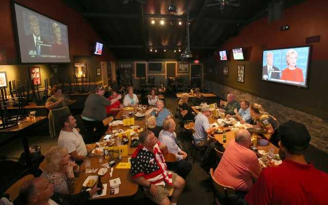 100 trieu luot nguoi xem Trump dau khau voi Clinton hinh anh 7