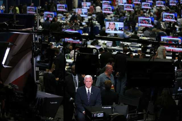 100 trieu luot nguoi xem Trump dau khau voi Clinton hinh anh 19