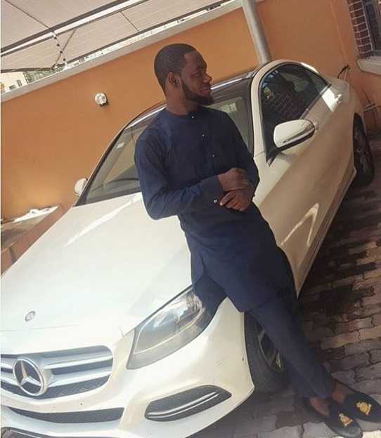 Mercedes-Benz có vẻ là nhãn hiệu ưa thích của hội con nhà giàu Nigeria.