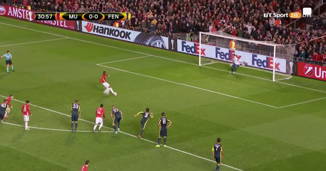 Con so thu vi sau pha chay da sieu cham cua Pogba hinh anh 4