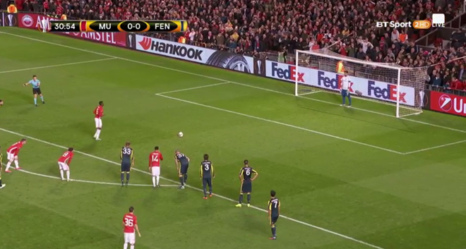 Con so thu vi sau pha chay da sieu cham cua Pogba hinh anh 3
