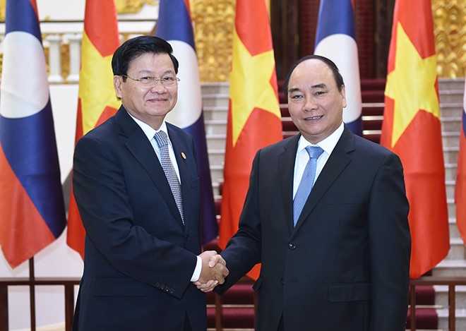Thu tuong Nguyen Xuan Phuc hoi dam voi Thu tuong Lao hinh anh 1