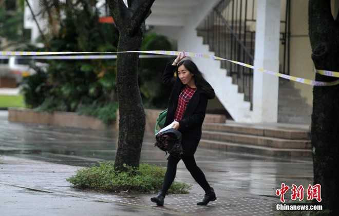 Gan 10.000 nguoi tranh nhau mot 'bat com sat' o Trung Quoc hinh anh 10