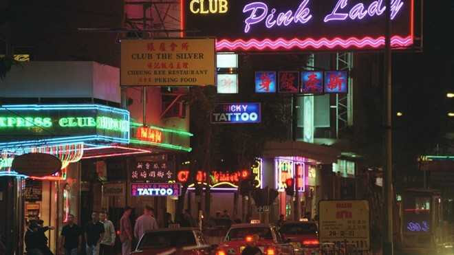 Pho den do Hong Kong va nguy co lui ve hoat dong ngam hinh anh 1