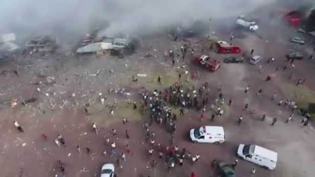 Cho phao hoa Mexico hoang tan sau hang loat vu no hinh anh 7