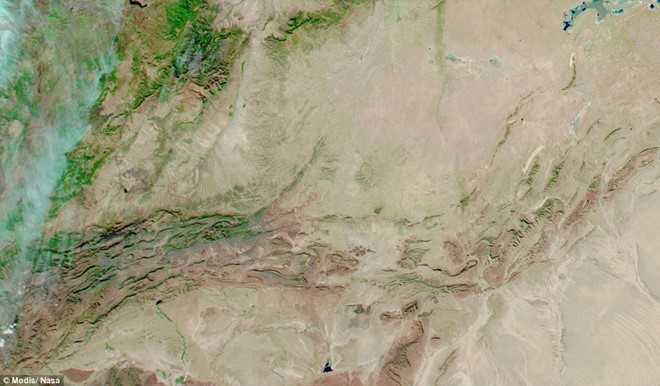 Tuyet roi o sa mac Sahara nhin tu vu tru hinh anh 5