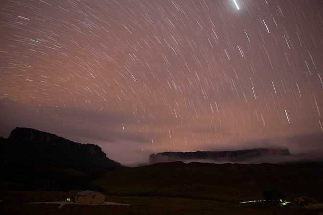 Viet Nam sap don mua sao bang dau tien nam 2017 hinh anh 1