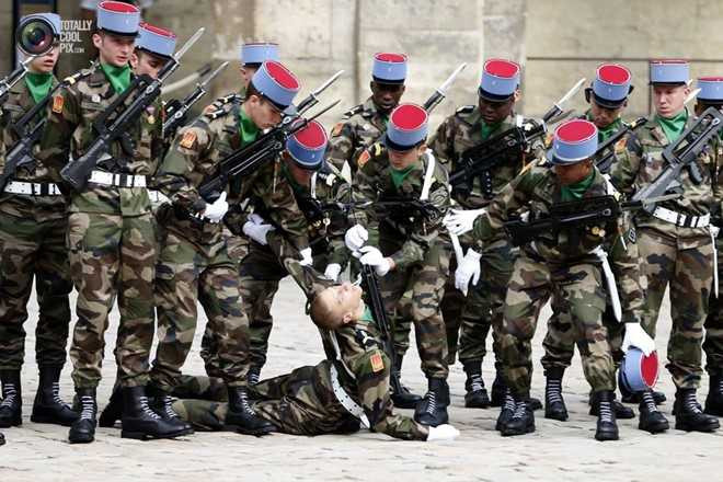 Linh danh du 'chun chan moi goi', ngat xiu don nguyen thu hinh anh 6