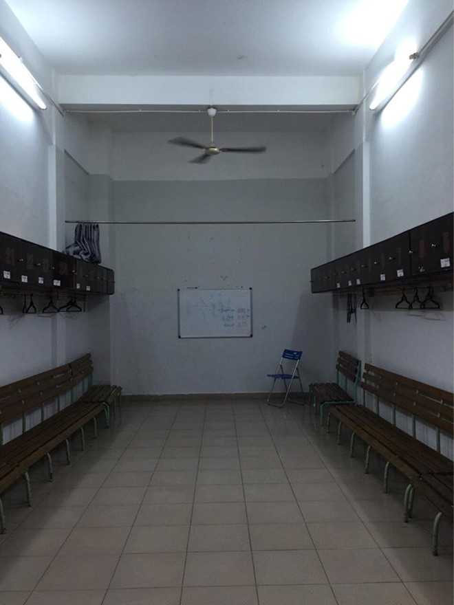 Quyen chu tich Cong Vinh khoe phong thay do trang trong hinh anh 2