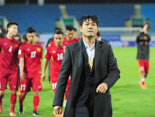 HLV Hữu Thắng: Vì bầu Đức hay vì bản thân?