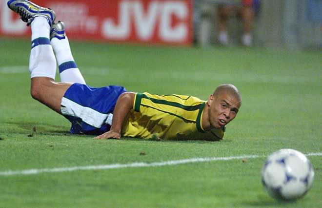 Cafu tiet lo ly do Ronaldo mo nhat o chung ket World Cup 98 hinh anh 2