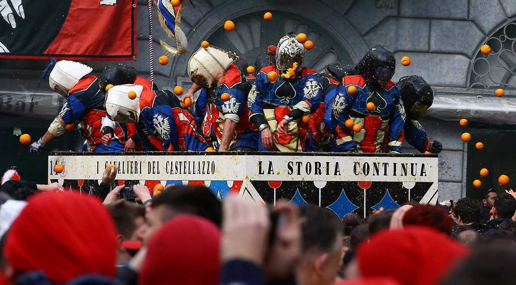 'Tran chien cam' - le hoi dien ro va ruc ro o Italy hinh anh 4