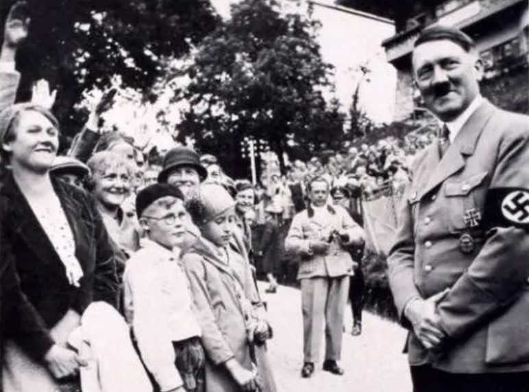 Loat anh chua tung cong bo cua Hitler do nguoi tinh luu giu hinh anh 1