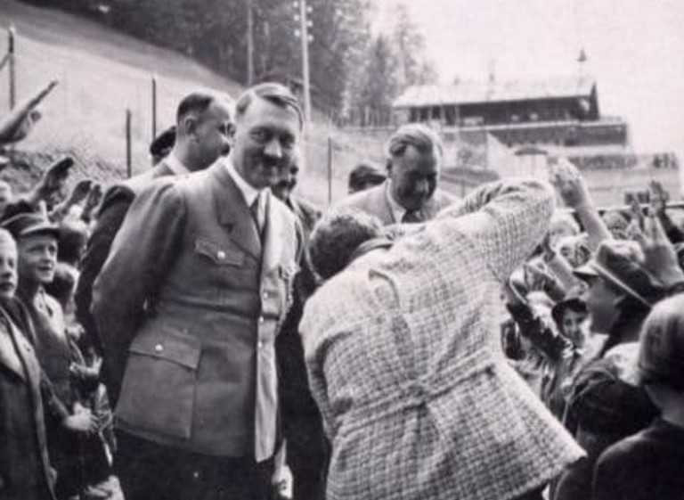 Loat anh chua tung cong bo cua Hitler do nguoi tinh luu giu hinh anh 5