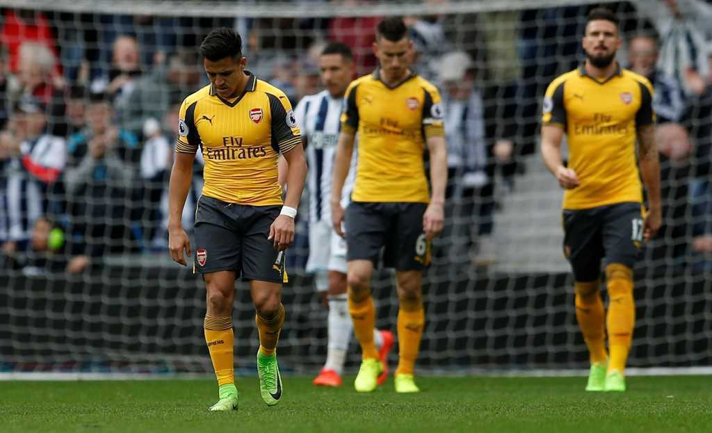 Arsenal thua tran thu 2 lien tiep, Wenger doi dien nguy co bi sa thai hinh anh 12