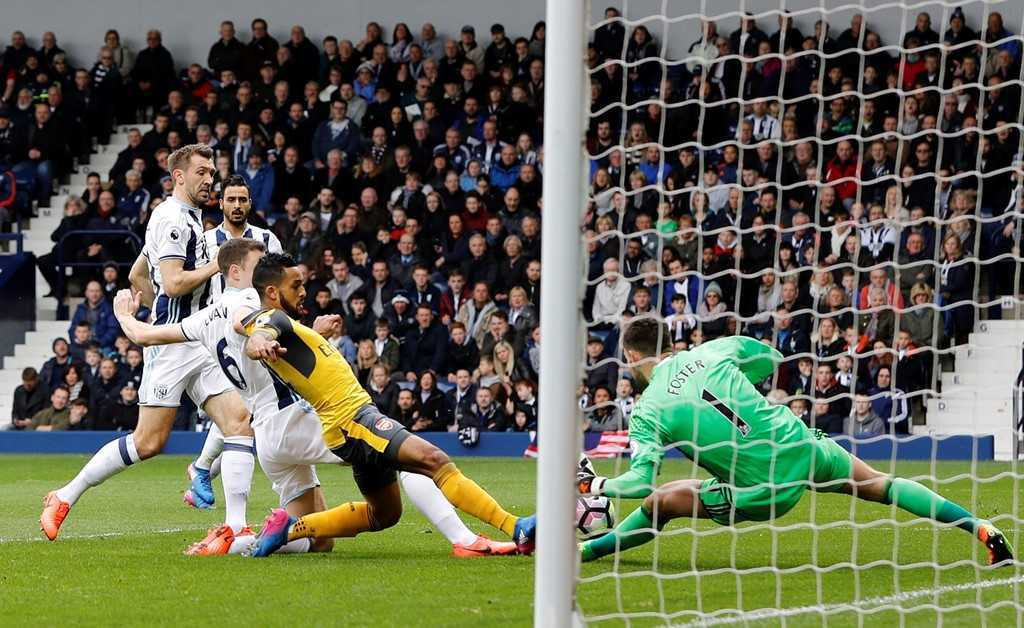 Arsenal thua tran thu 2 lien tiep, Wenger doi dien nguy co bi sa thai hinh anh 3