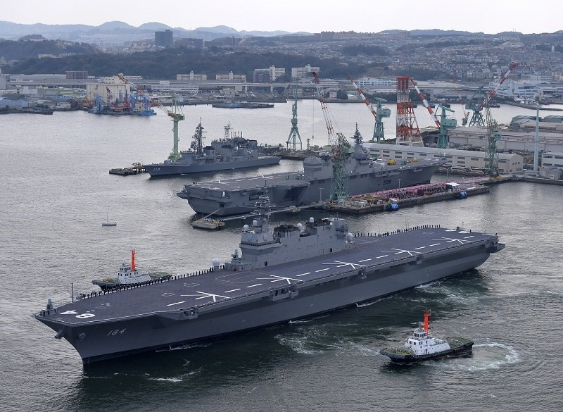 Nhat Ban dua vao hoat dong tau san bay truc thang 27.000 tan hinh anh 9