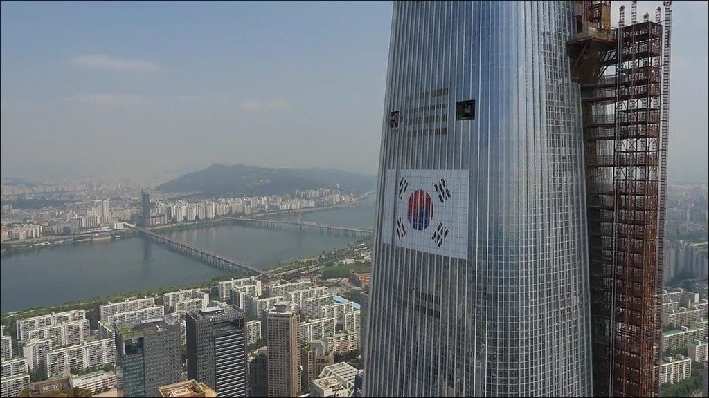 'Co the ngam Trieu Tien' tu thap choc troi cao nhat Han Quoc hinh anh 4