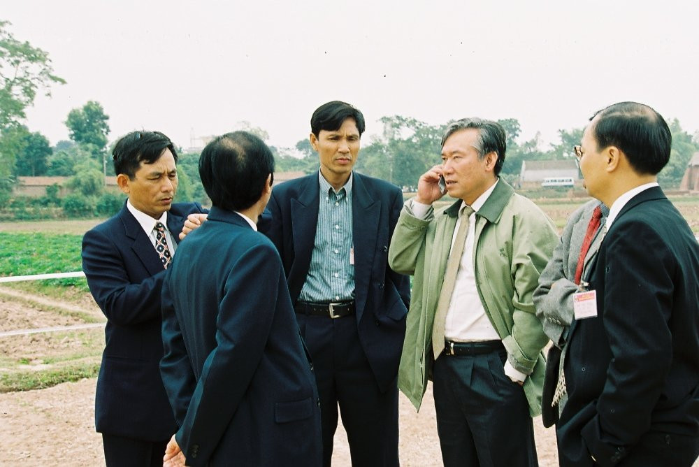 Hinh anh My o at ban ten lua tan cong Syria: Nguyen Thu truong Cong an neu phan tich ly do