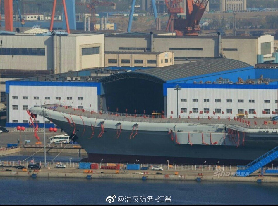 Tau san bay tu che dau tien cua Trung Quoc trong le ha thuy hinh anh 5