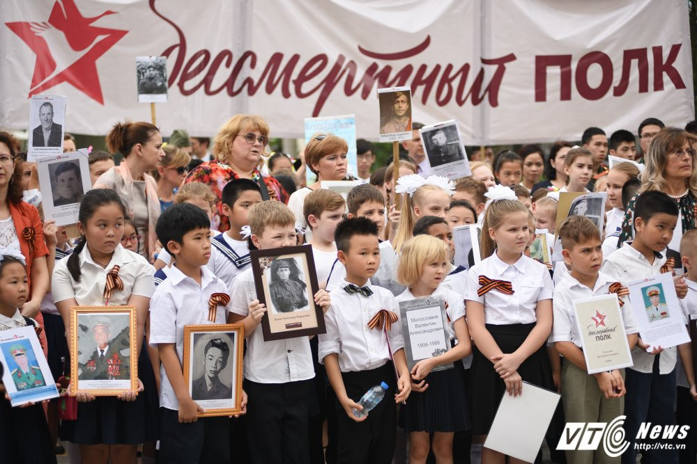 Hinh anh Video, anh: 'Trung doan bat tu' lan dau xuat hien tai Viet Nam, ky niem Ngay Chien thang 15