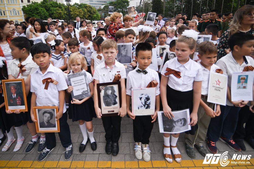 Hinh anh Video, anh: 'Trung doan bat tu' lan dau xuat hien tai Viet Nam, ky niem Ngay Chien thang 9