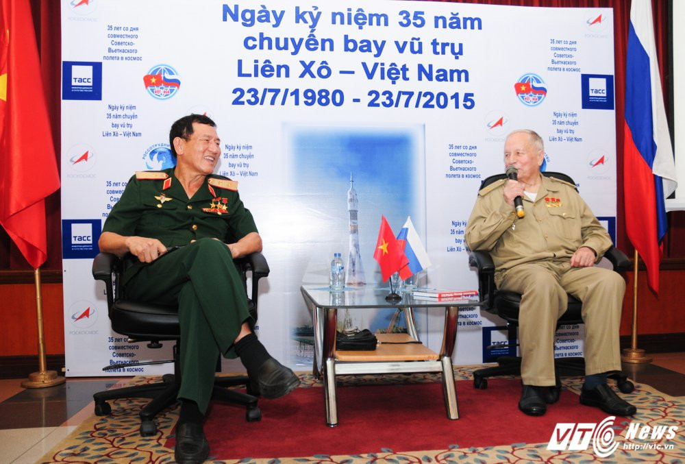 Hinh anh Ong Gorbatko, phi hanh gia Lien Xo tung bay cung Pham Tuan vao vu tru qua doi 15