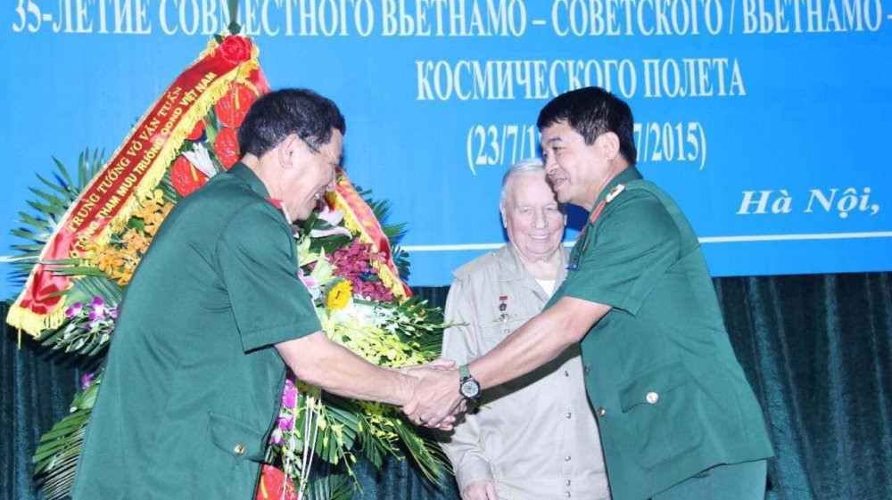 Hinh anh Thuong tuong Vo Van Tuan: Gorbatko ra di khong chi la mat mat… 5