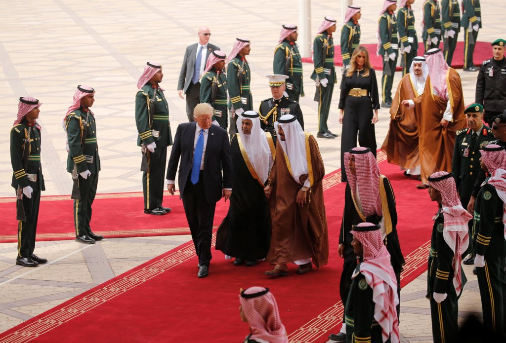 Saudi Arabia tiep don ong Trump nong hau, trai nguoc thoi Obama hinh anh 5