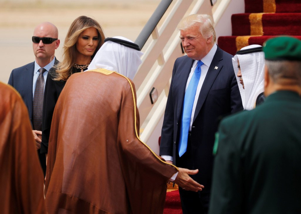 Saudi Arabia tiep don ong Trump nong hau, trai nguoc thoi Obama hinh anh 2
