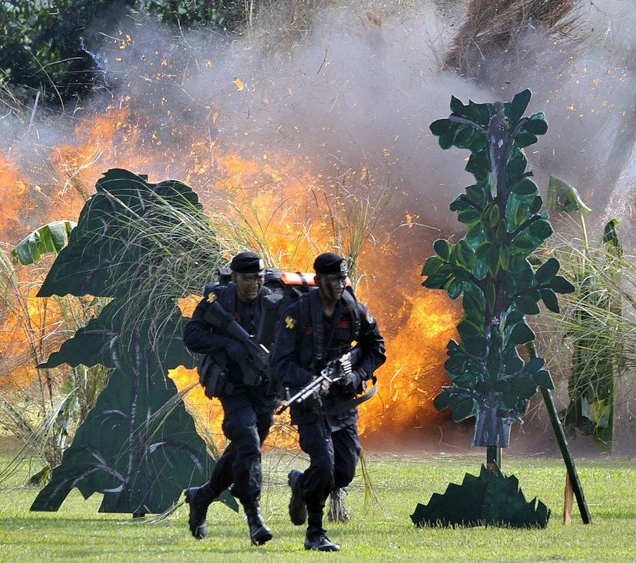 Dac nhiem chong khung bo tinh nhue cua Philippines hinh anh 11