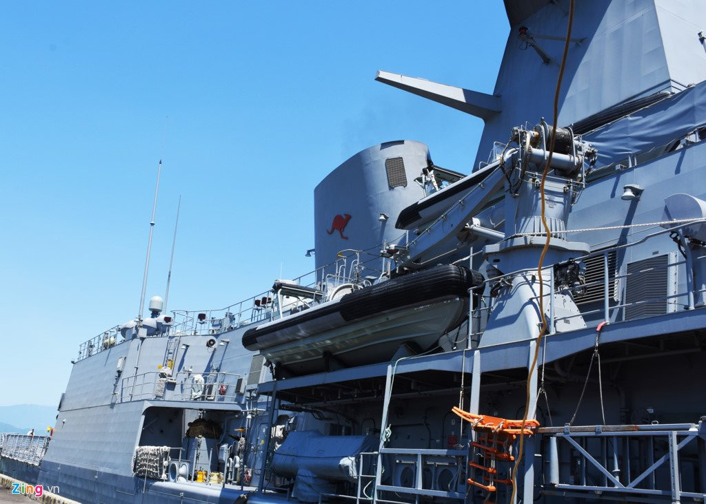 Can canh tau ten lua dan duong Australia dang o tham Da Nang hinh anh 7