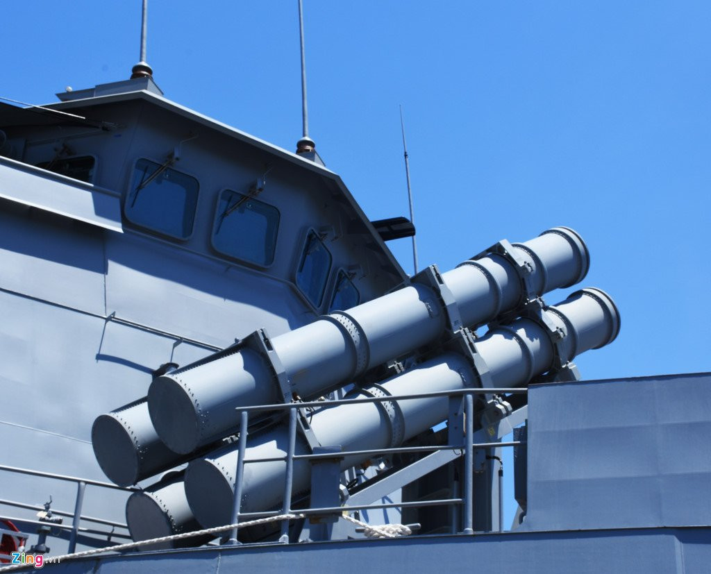 Can canh tau ten lua dan duong Australia dang o tham Da Nang hinh anh 9