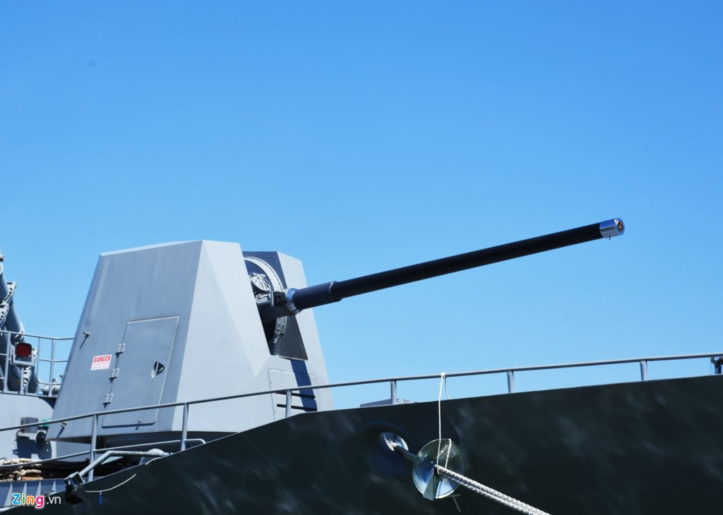 Can canh tau ten lua dan duong Australia dang o tham Da Nang hinh anh 10