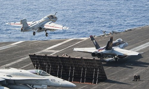 tau-san-bay-my-khong-kich-is-tu-dia-trung-hai