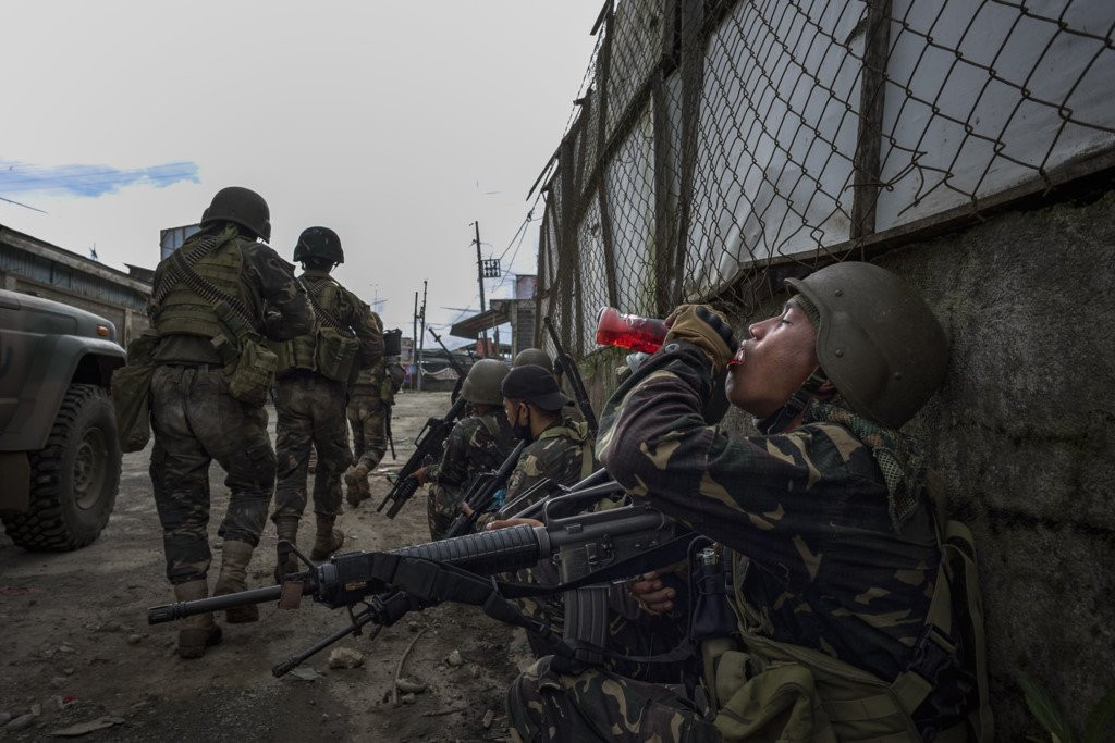Quan doi Philippines cang minh chong khung bo Maute hinh anh 8