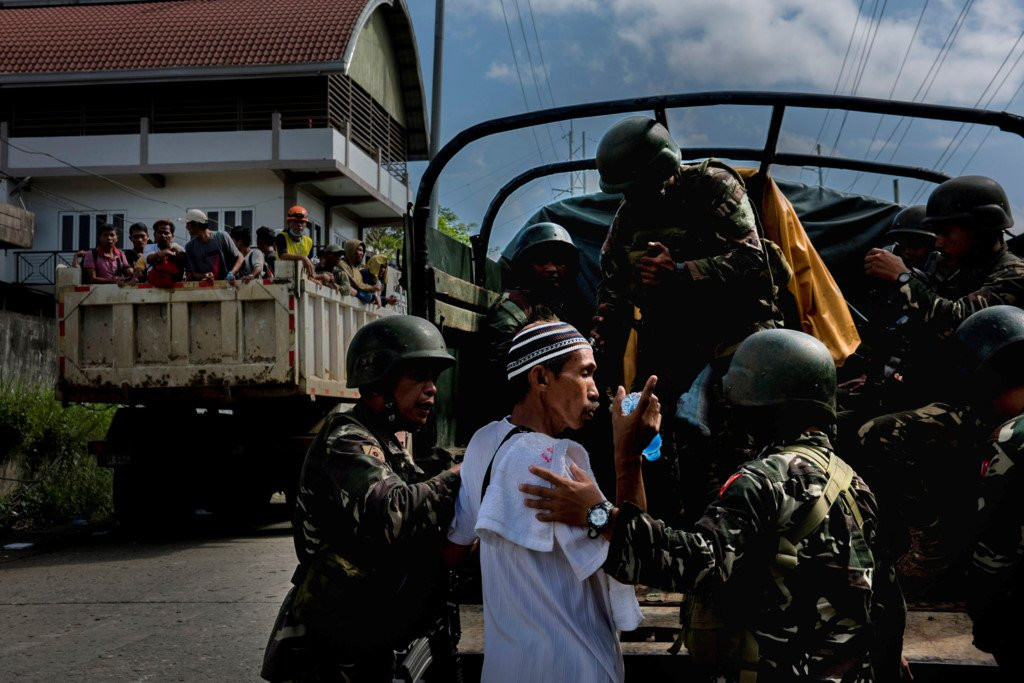 Quan doi Philippines cang minh chong khung bo Maute hinh anh 1