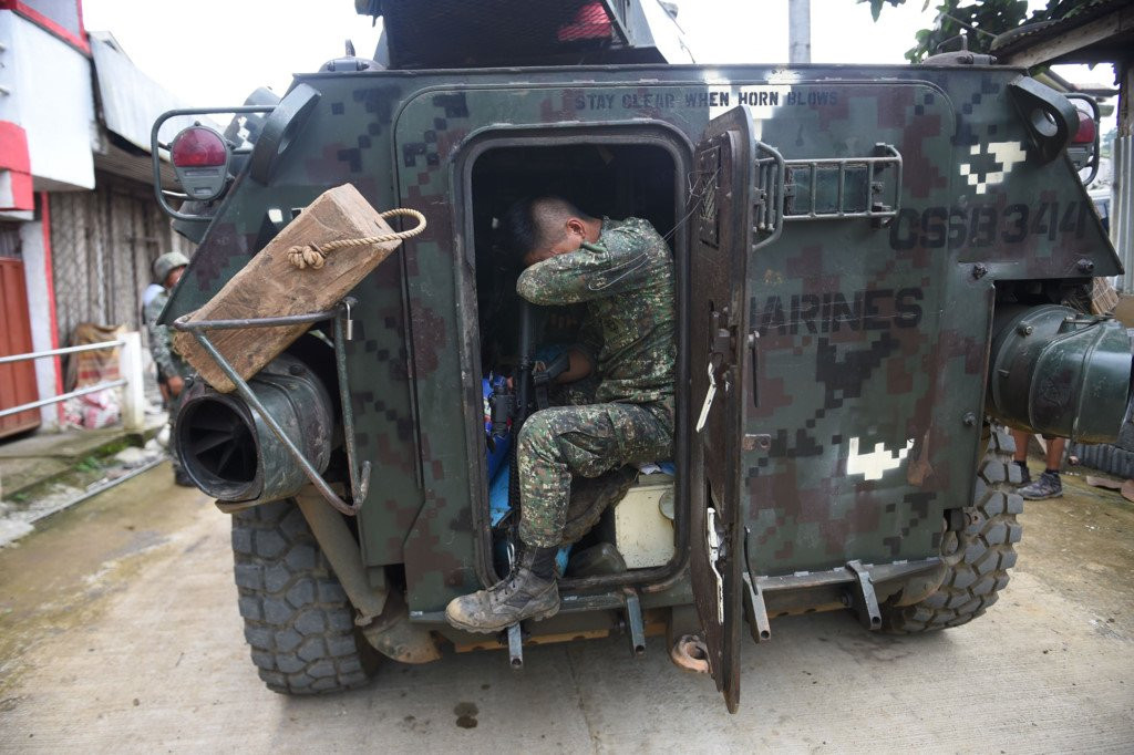 Quan doi Philippines cang minh chong khung bo Maute hinh anh 5