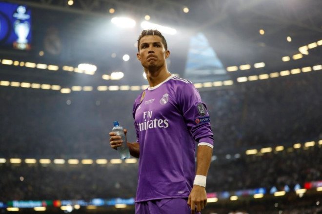 ‘Ronaldo khong the tim thay doi bong nao tot hon Real’ hinh anh 1