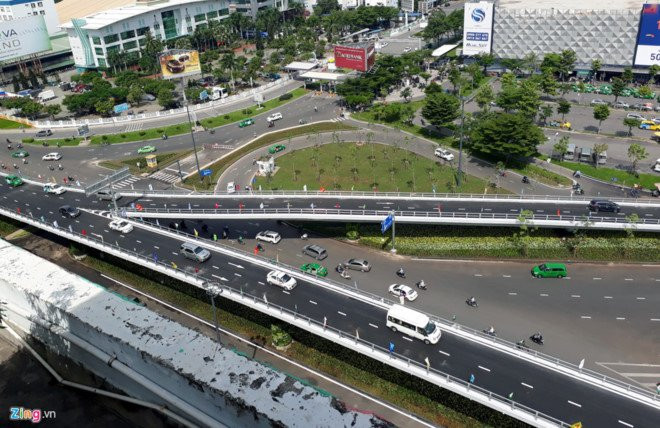 De nghi mo them cong vao san bay Tan Son Nhat hinh anh 1