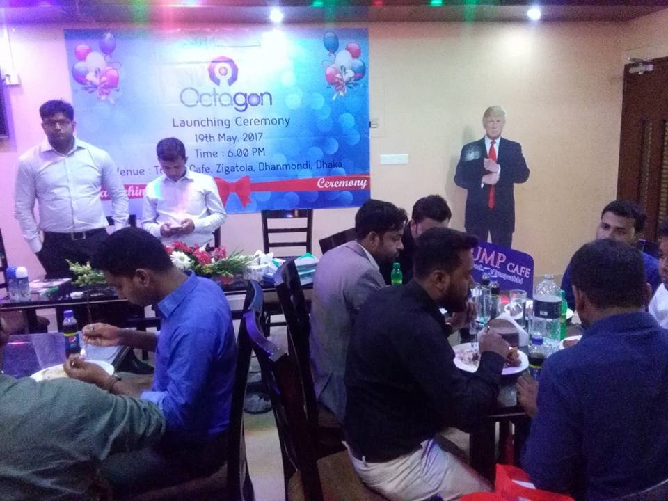 Cafe 'Donald Trump' hut khach tai Bangladesh hinh anh 4