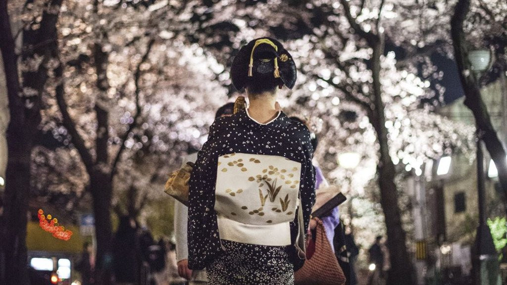 Cuoc song bi an cua cac thieu nu kho luyen thanh geisha hinh anh 13