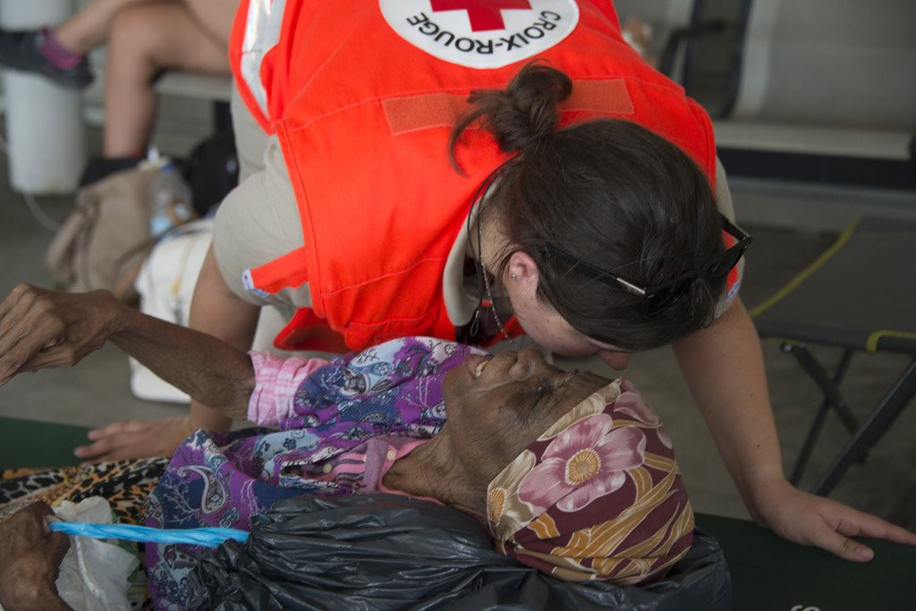 Nuoc mat va nu cuoi cua nhung nguoi di qua con ac mong Irma hinh anh 1