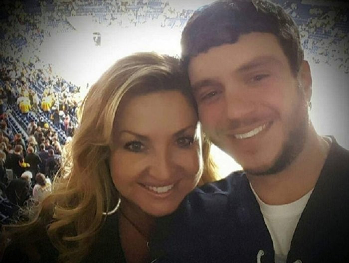 photo-1-1506998181183-1418224