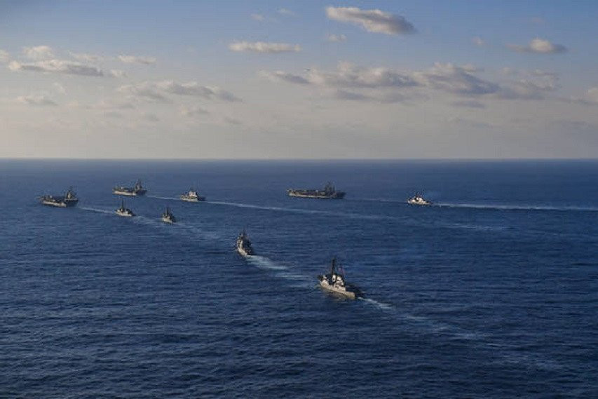 Cac sieu tau san bay My pho dien suc manh, canh bao Trieu Tien hinh anh 3