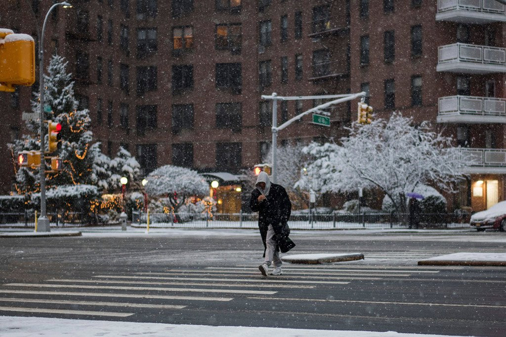 Bao tuyet tan cong Bo Dong nuoc My, 260.000 nguoi bi mat dien hinh anh 5