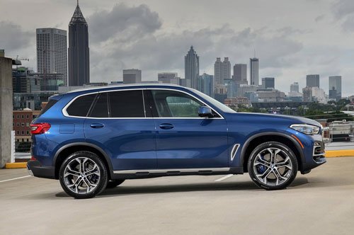 2. BMW X5 2019 (giá khởi điểm: 60.700 USD).